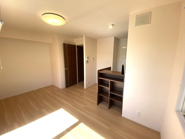 みつばち本町Ⅲ の居間・リビング