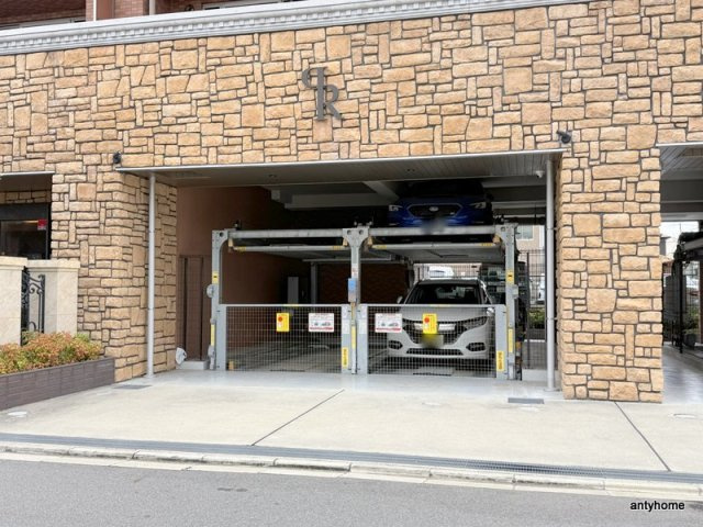 プレジオ江坂2　仲介手数料無料の駐車場