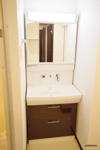 プレジオ江坂2　仲介手数料無料の洗面所