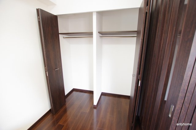 プレジオ江坂2　仲介手数料無料の収納