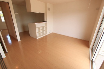 【居間・リビング】 | パセオ真美Ｄ棟 | ゆったり過ごせるリビングです