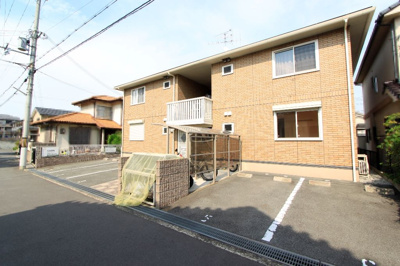 【駐車場】 | パセオ真美Ｄ棟 | 外観もきれいです