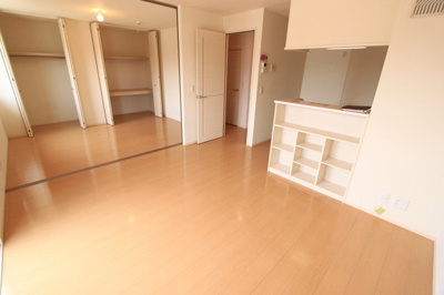 【居間・リビング】 | パセオ真美Ｄ棟 | おしゃれな居間です