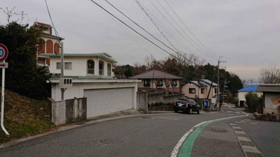 【前面道路含む現地写真】 | 大津市雄琴2丁目17-7　戸建