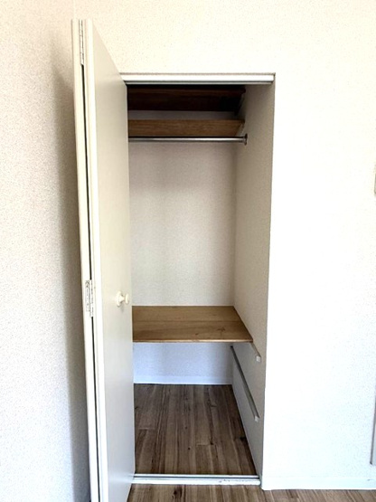 【収納】 | ミングルAP.栗谷一番館 | 洋室4.5帖のお部屋にあるクローゼットです♪大切なお洋服もしわにならないようにハンガーがけができます☆