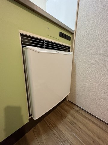 【設備】 | ミングルAP.栗谷一番館 | キッチンにあるミニ冷蔵庫です♪ペットボトルやビールなども冷やしておけますね☆
