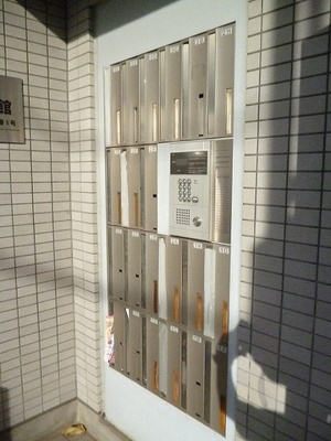 【エントランス】 | ミングルAP.栗谷一番館 | 防犯対策に有効なオートロック付きのエントランスです！一人暮らしの方も安心ですね♪
