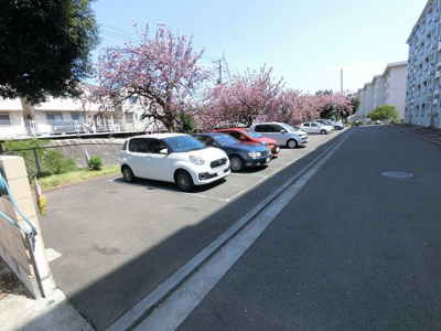 【駐車場】 | 菅田住宅1号棟 | 平置き駐車場