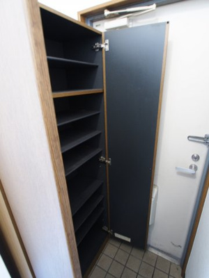 【玄関】 | キョクヨウビル | 下駄箱