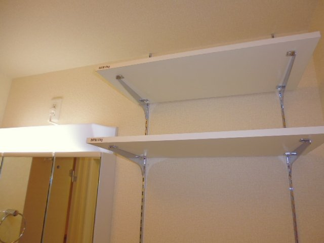 シャロームのその他|洗濯機置場　棚