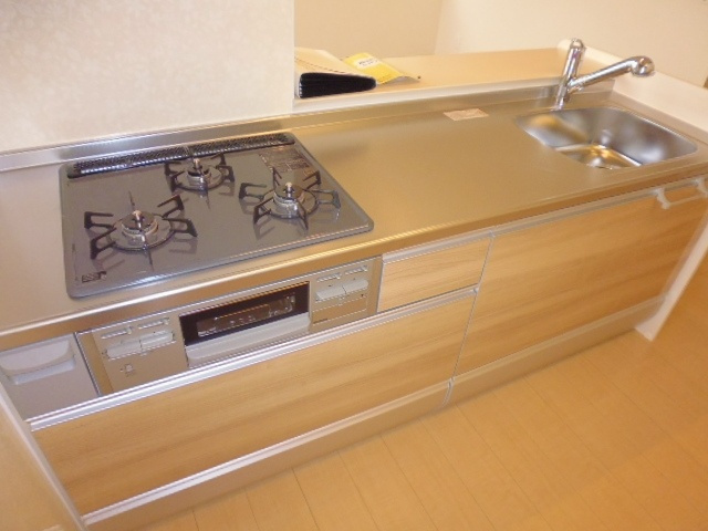 シャロームのキッチン|３口ガスコンロつきシステムキッチン