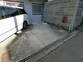 【駐車場】