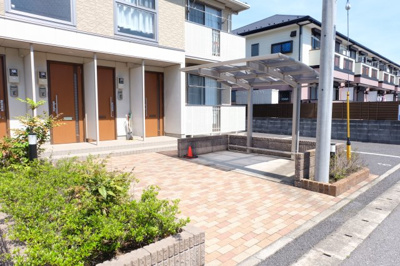 【エントランス】 | 【シャーメゾン】ガーデンヒルズ | 植栽が素敵ですね。