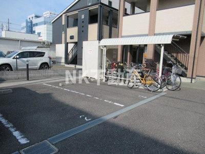 【駐車場】 | エスティームⅠ番館（八戸ノ里賃貸） | 駐車場完備です