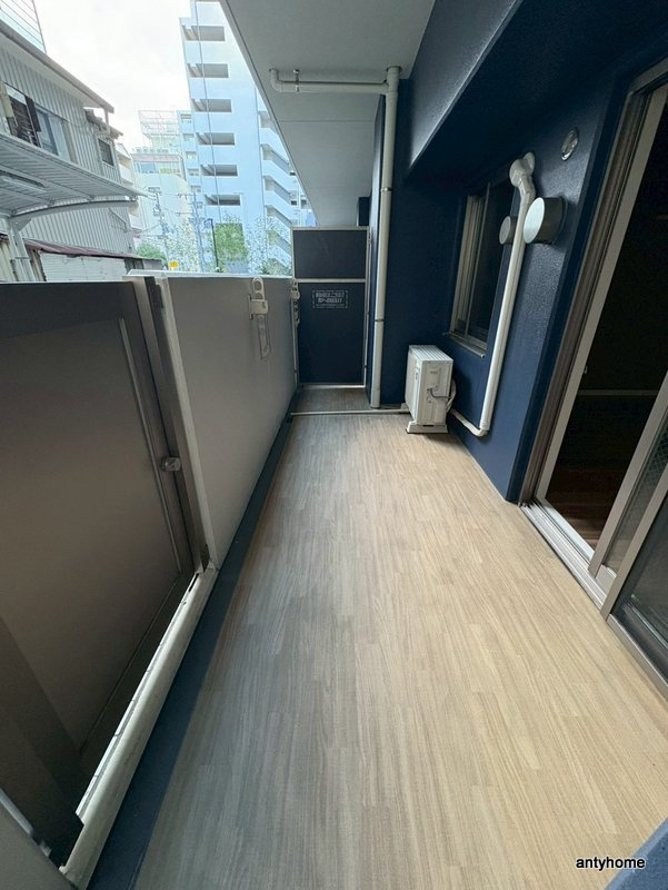 ブルフォルトゥーナ扇町　仲介手数料無料のバルコニー