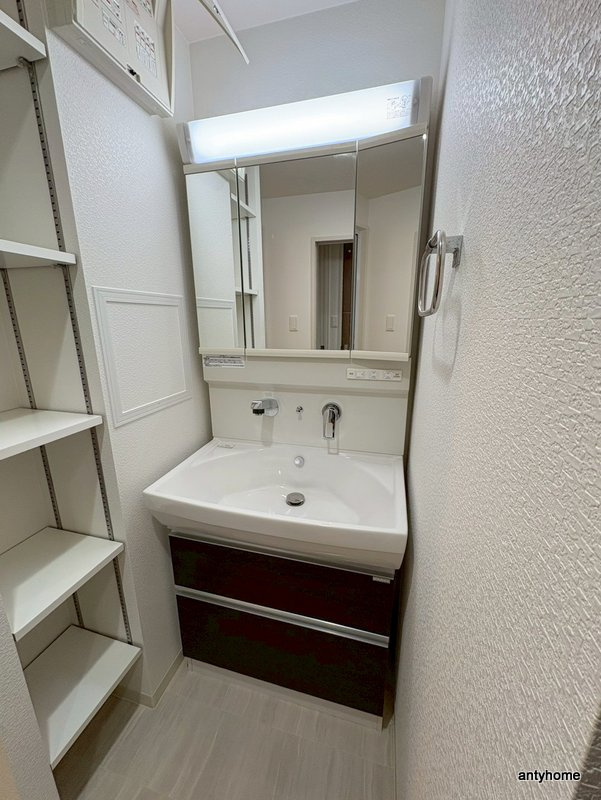 ブルフォルトゥーナ扇町　仲介手数料無料の洗面所