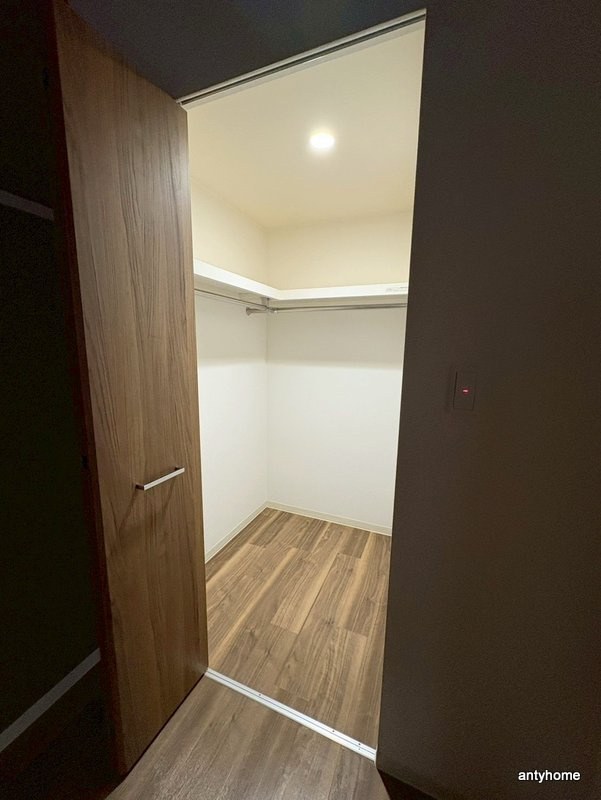 ブルフォルトゥーナ扇町　仲介手数料無料の収納