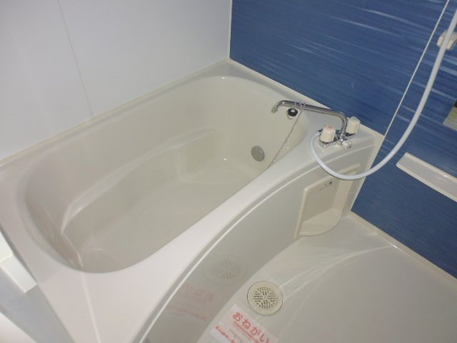 フローレスタタウンＢの浴室|追い焚きバス