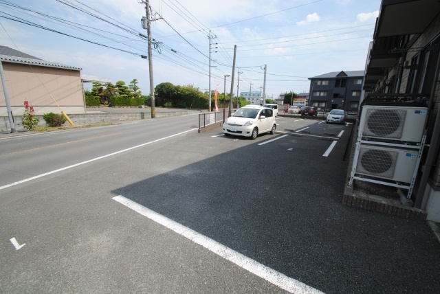 ミカハウスⅡの駐車場