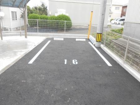 メゾンヴァンベールの駐車場