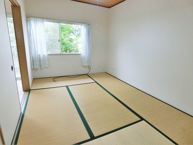 リバーサイドハイツの和室