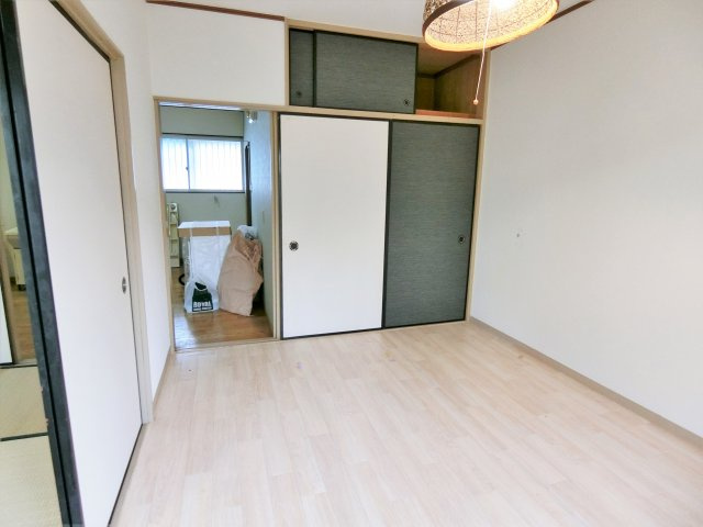 リバーサイドハイツの洋室