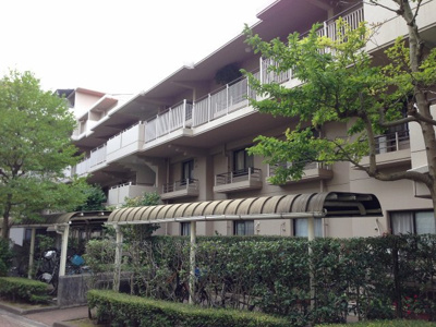 【外観】 | フォレストヒルズ三保 | 1階住戸！ガーデニング等を楽しむ事が出来る南東向きの専用庭付です♪