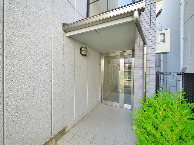 グラン・シャリオ（芝辻町）のエントランス|毎日通るエントランスはこのようになっています