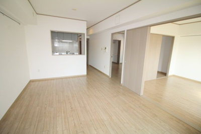 【居間・リビング】 | アビタシオンⅢ | 別室の写真使用