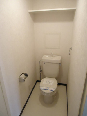 【トイレ】 | プリムローズタカダ | 落ち着いた色調のトイレです