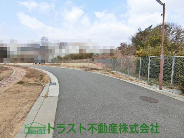 垂水区舞多聞西３丁目売地の前面道路含む現地写真
