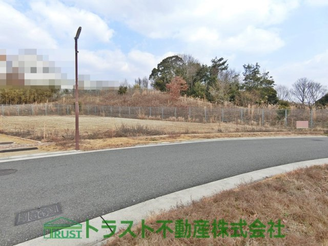 垂水区舞多聞西３丁目売地の前面道路含む現地写真