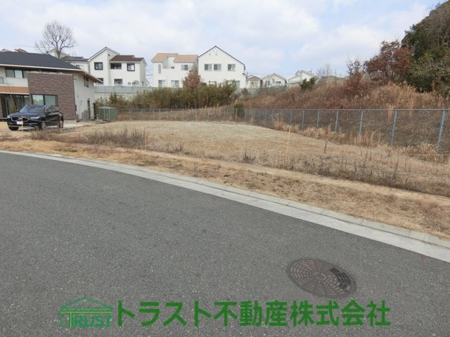 垂水区舞多聞西３丁目売地の前面道路含む現地写真