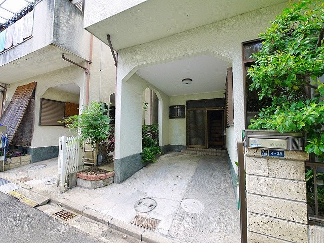 四条大路3丁目戸建の駐車場