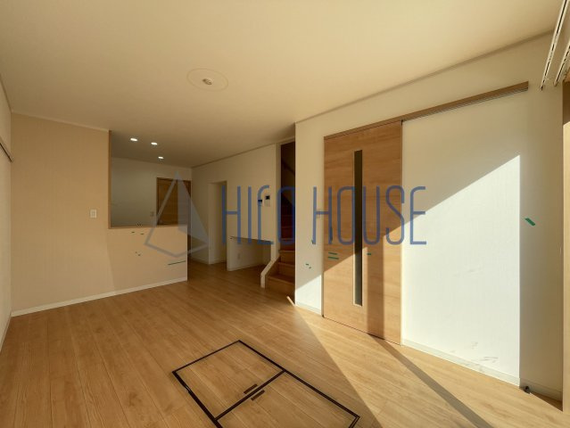 プリエ　ローザ　Ａ号棟の居間・リビング