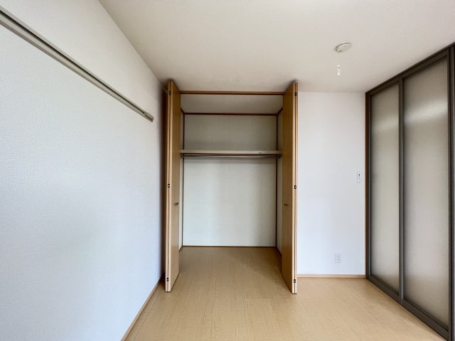 ウィルモアセブンの収納|南側洋室クローゼット