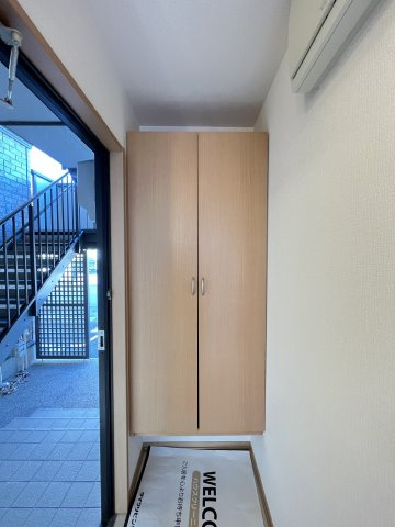 ウィルモアセブンの玄関|シューズボックス