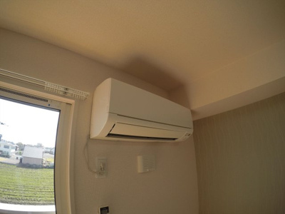 【設備】 | ＫＳ・Ｉ | LDKと洋室に計2台のエアコンが付いています