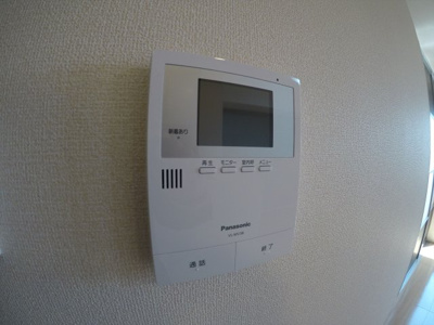 【セキュリティ】 | ＫＳ・Ｉ | モニター越しに来客者の確認ができるので安心です