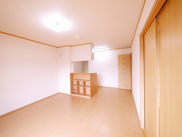 ラキアクアの居間・リビング|こちらの居間で趣味の時間をお楽しみください