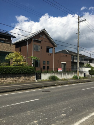 【前面道路含む現地写真】 | 大津市仰木の里2丁目4-7　中古戸建 | 外観 南西側