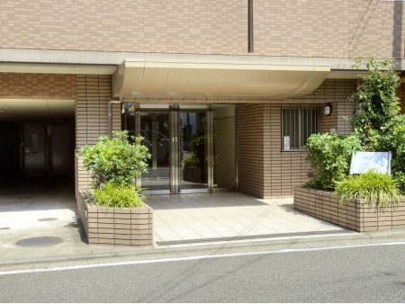 横浜市鶴見区潮田町３丁目の中古マンションのエントランス|毎日通るエントランスはこのようになっています