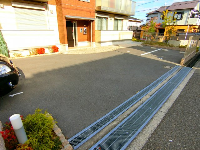  レジデンシア藤沢台の駐車場
