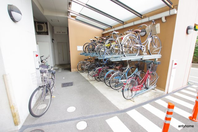 ＫＨＫコート西野田　仲介手数料無料の駐車場