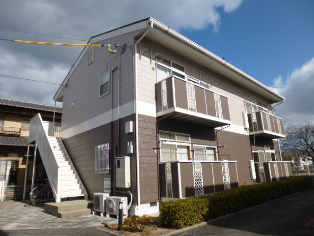総社市門田のアパートの外観