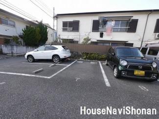 【駐車場】