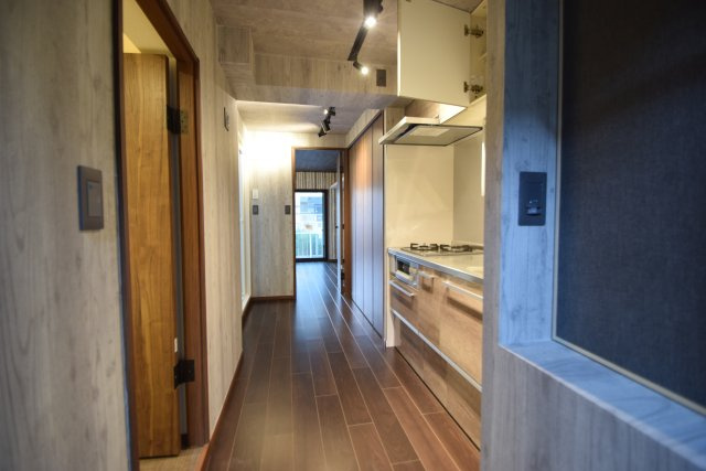 行徳マンションの玄関|玄関から室内