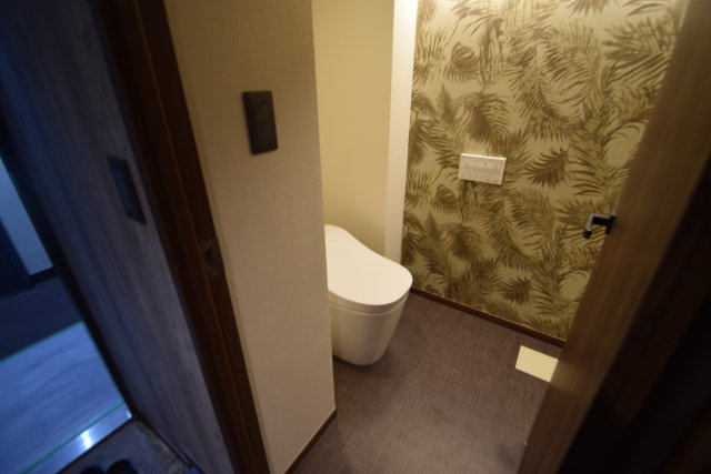 行徳マンションのトイレ|トイレのクロスもおしゃれです