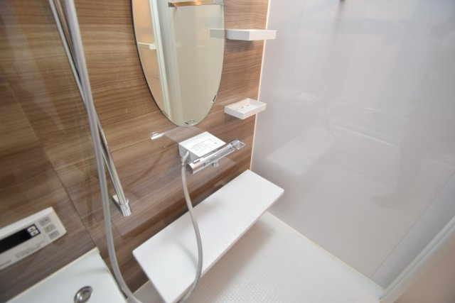 行徳マンションの洗面所|大きな姿見あり