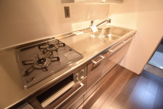 行徳マンションの洗面所|グリル付のシステムキッチン